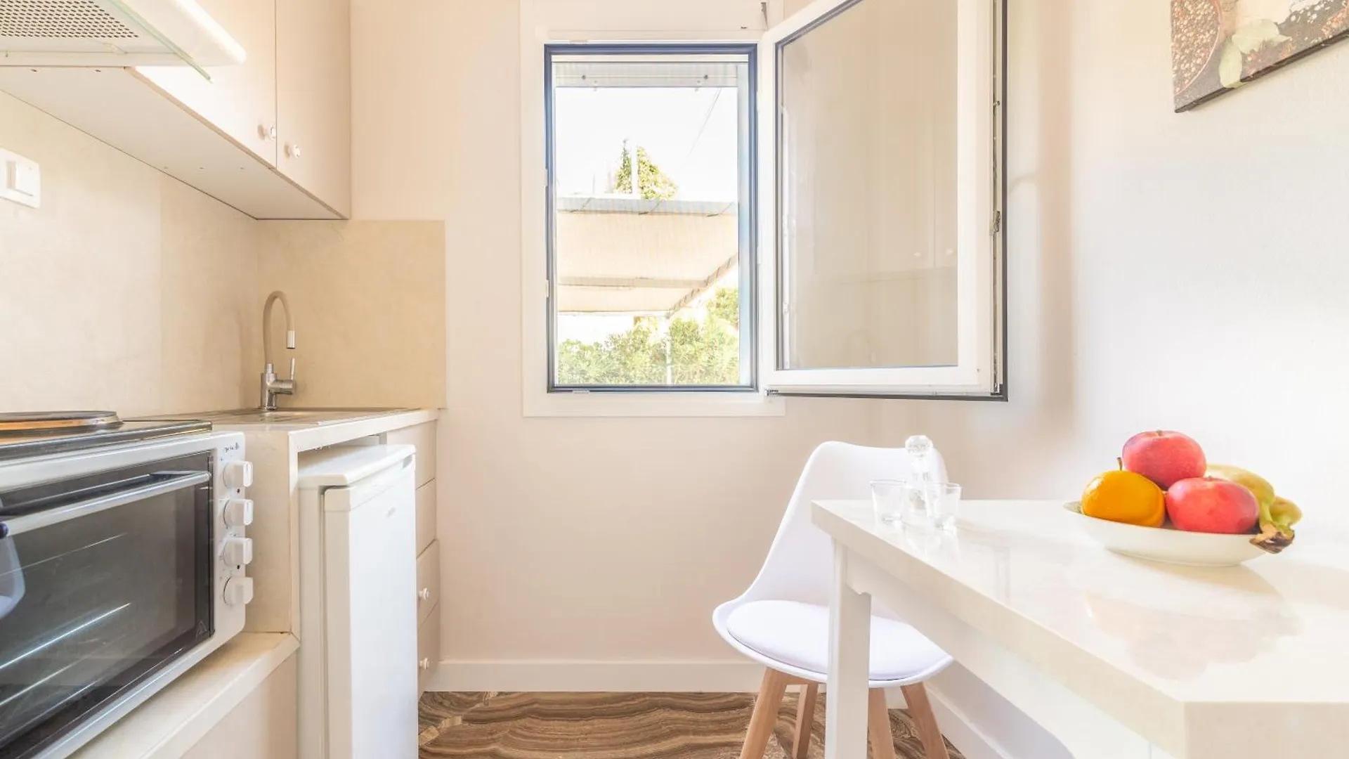 Stylish Apartment Near The Beach With Parking Gazi 0*,  Ελλάδα