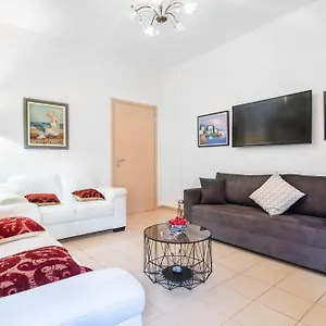 Local Apt Near City Lights 1 Διαμέρισμα